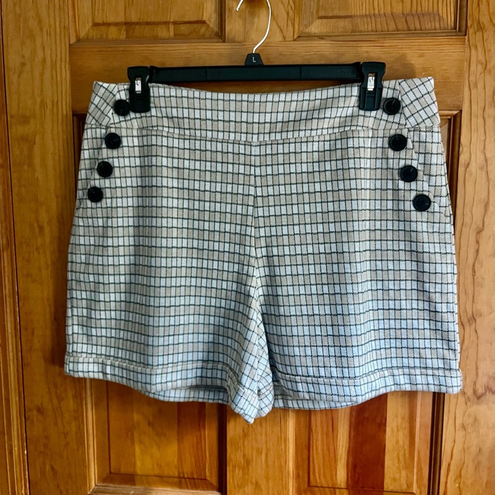 Stylish Black, White and Tan Checkered Women's Shorts